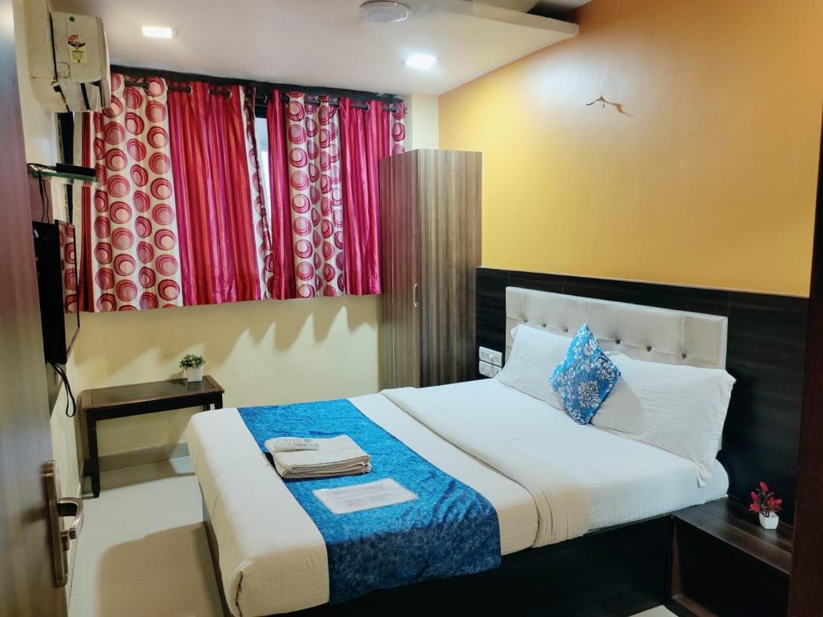 Hotel Golden Galaxy - Santacruz East Βομβάη Εξωτερικό φωτογραφία