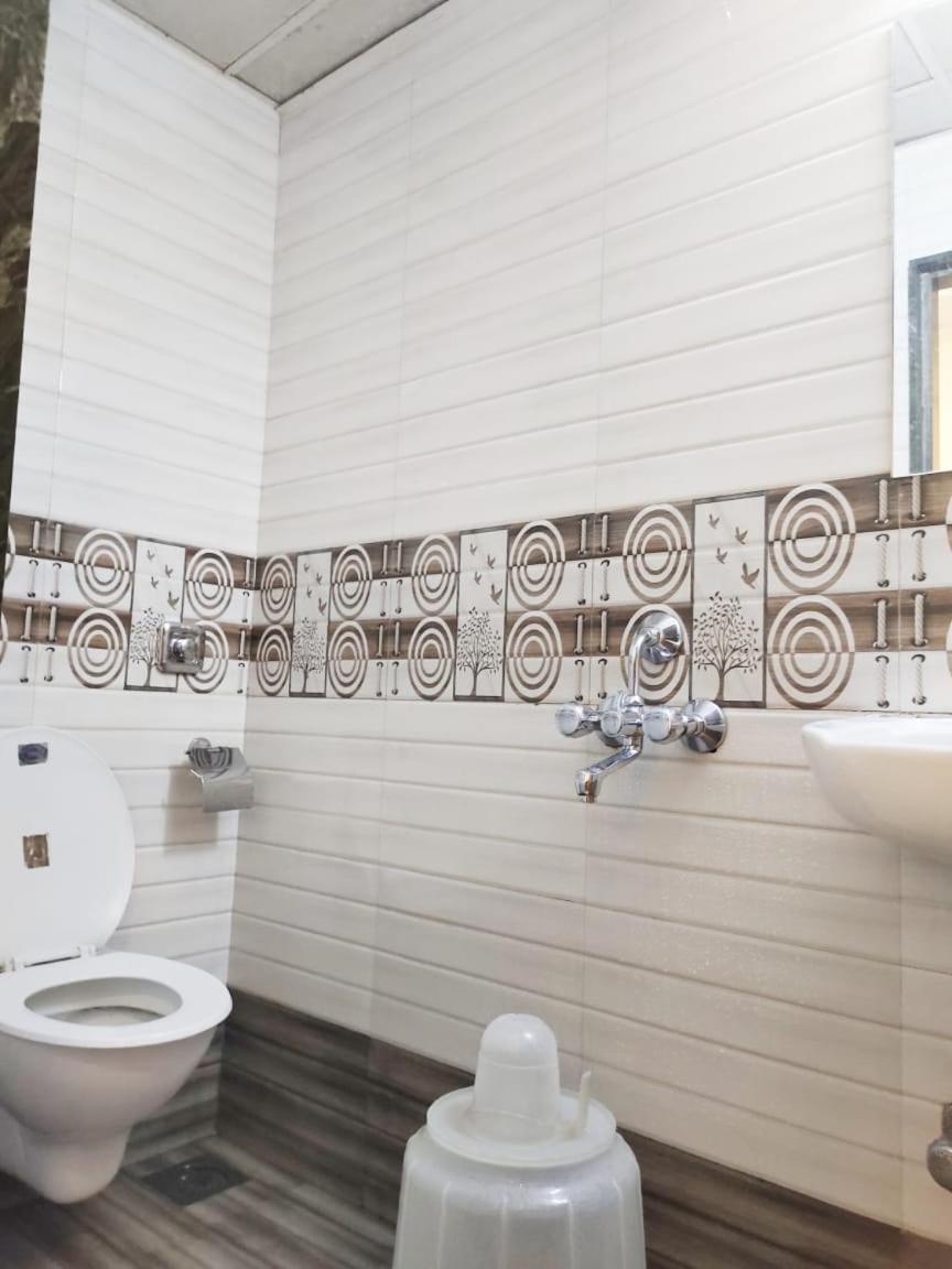 Hotel Golden Galaxy - Santacruz East Βομβάη Εξωτερικό φωτογραφία